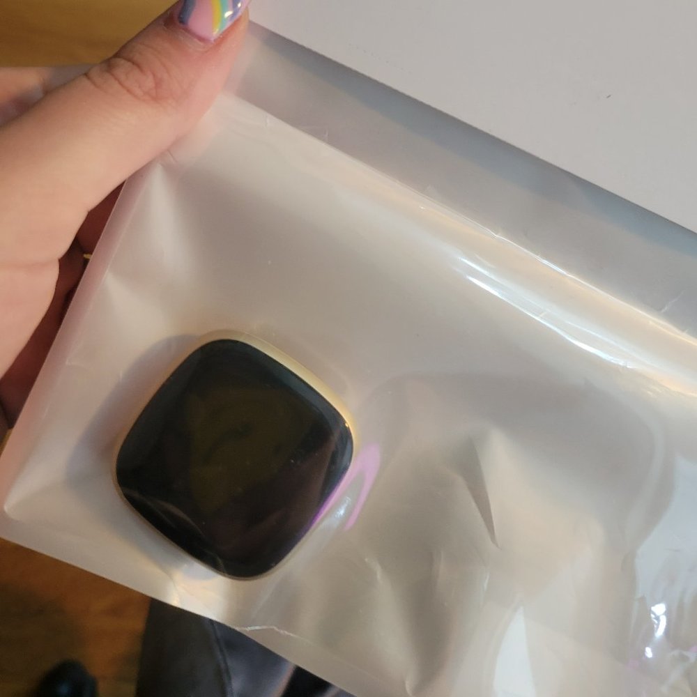 FITBIT Versa 3 Health & Fitness Smartwatch - Soft Gold